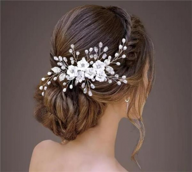Menyasszonyi - esküvői - party hajdísz csillogó gyöngyökkel 17×9cm
